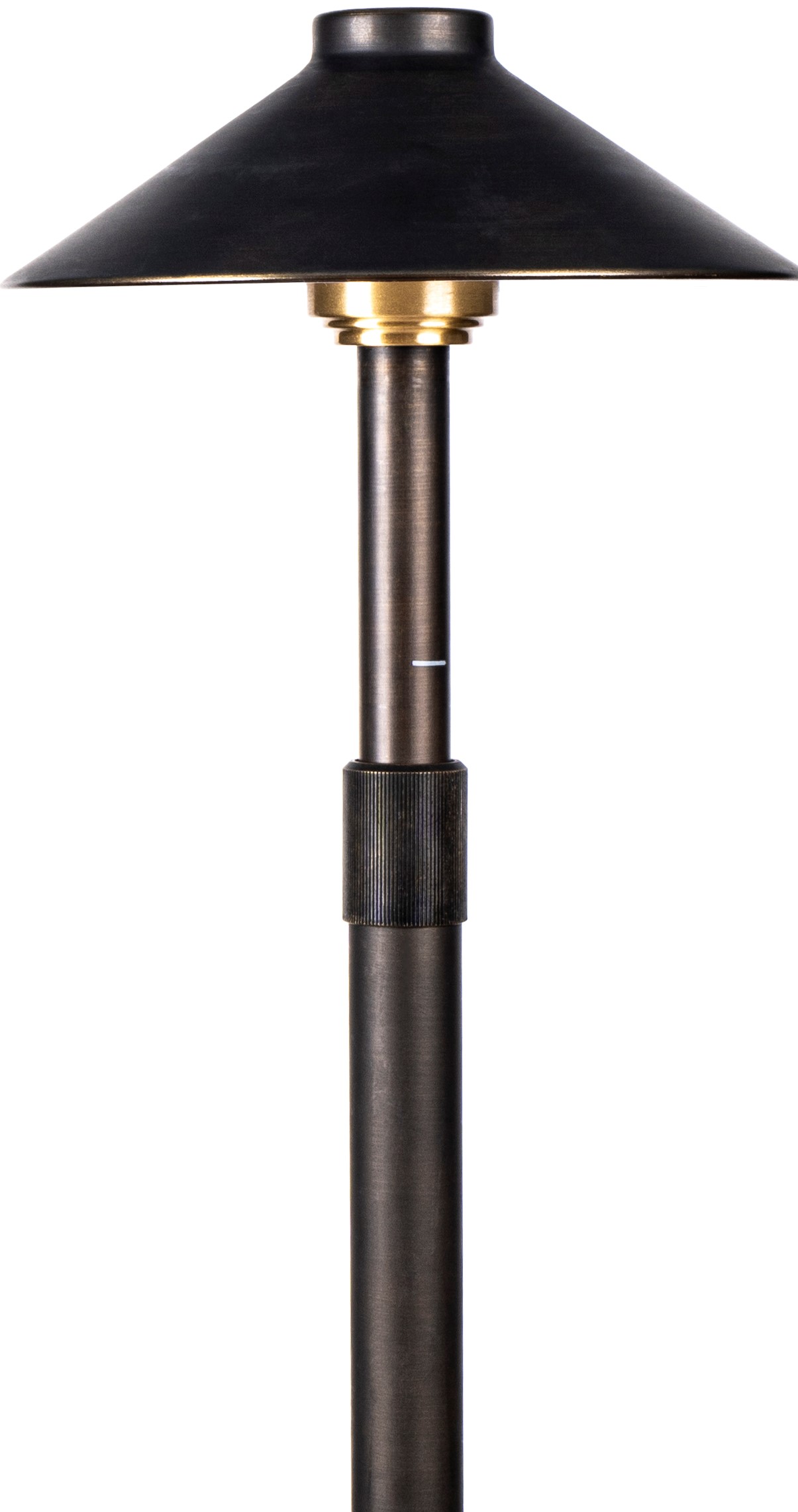 Luz para sendero tradicional Sollos-Sombrero de 7.5 in-Vástago de 15 in-Latón antiguo-Equiv. a 20 W-LED JC3-3,000 K