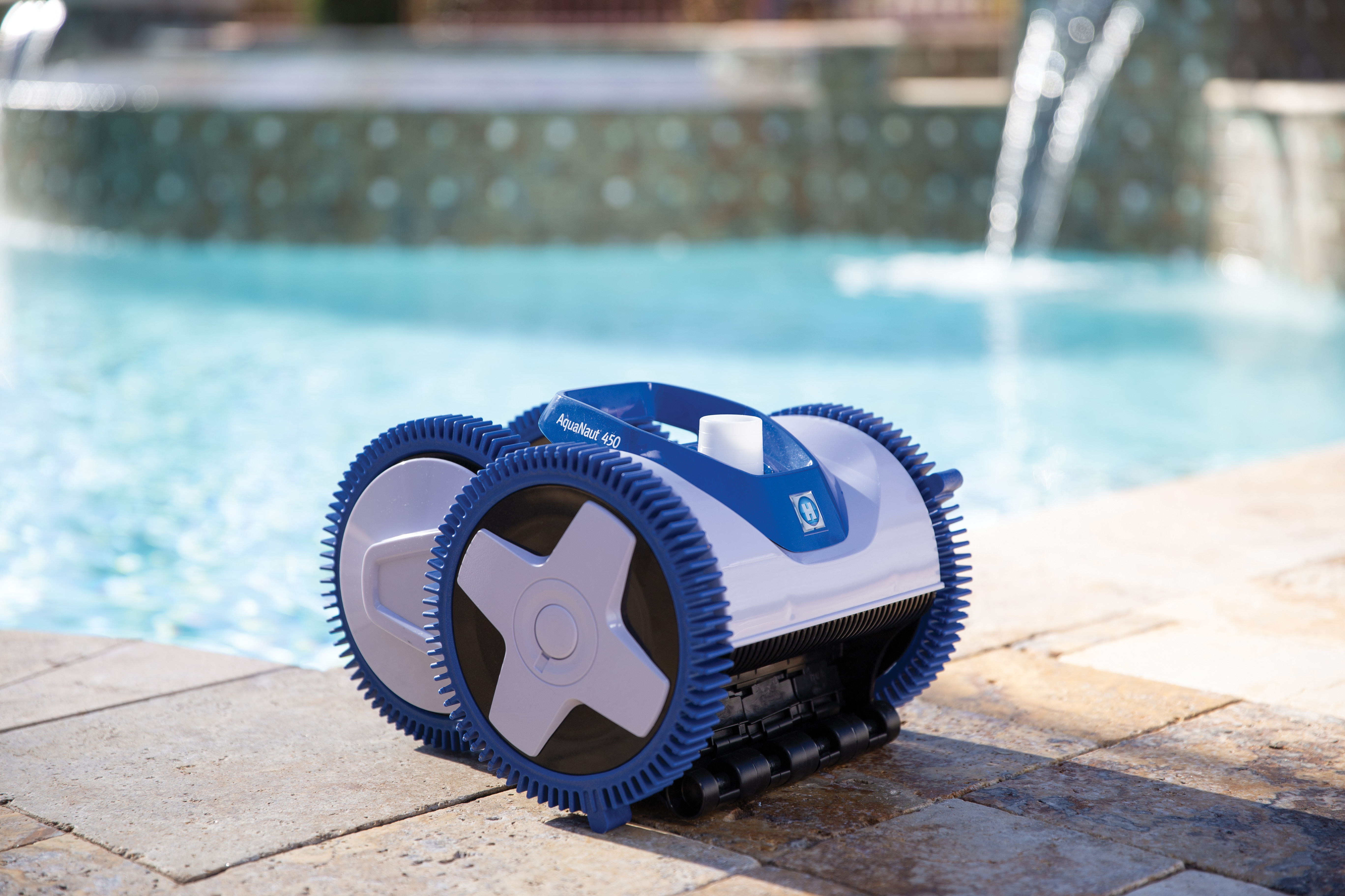 AquaNaut 450 - 4-Wheel Drive, Pools up to 20' x 40'