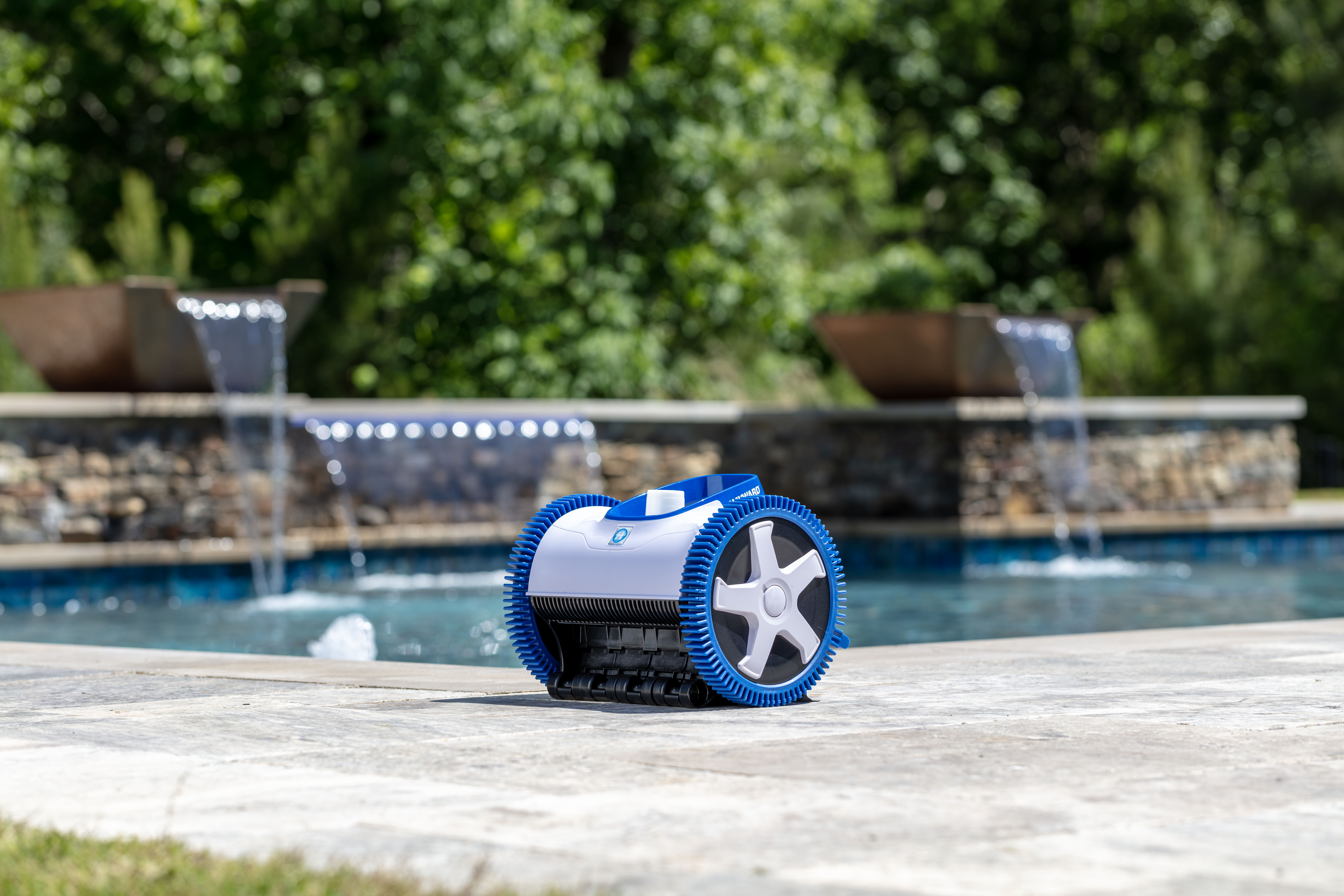 AquaNaut 200 - 2-Wheel Drive, Pools up to 16' x 32' (Open Line)