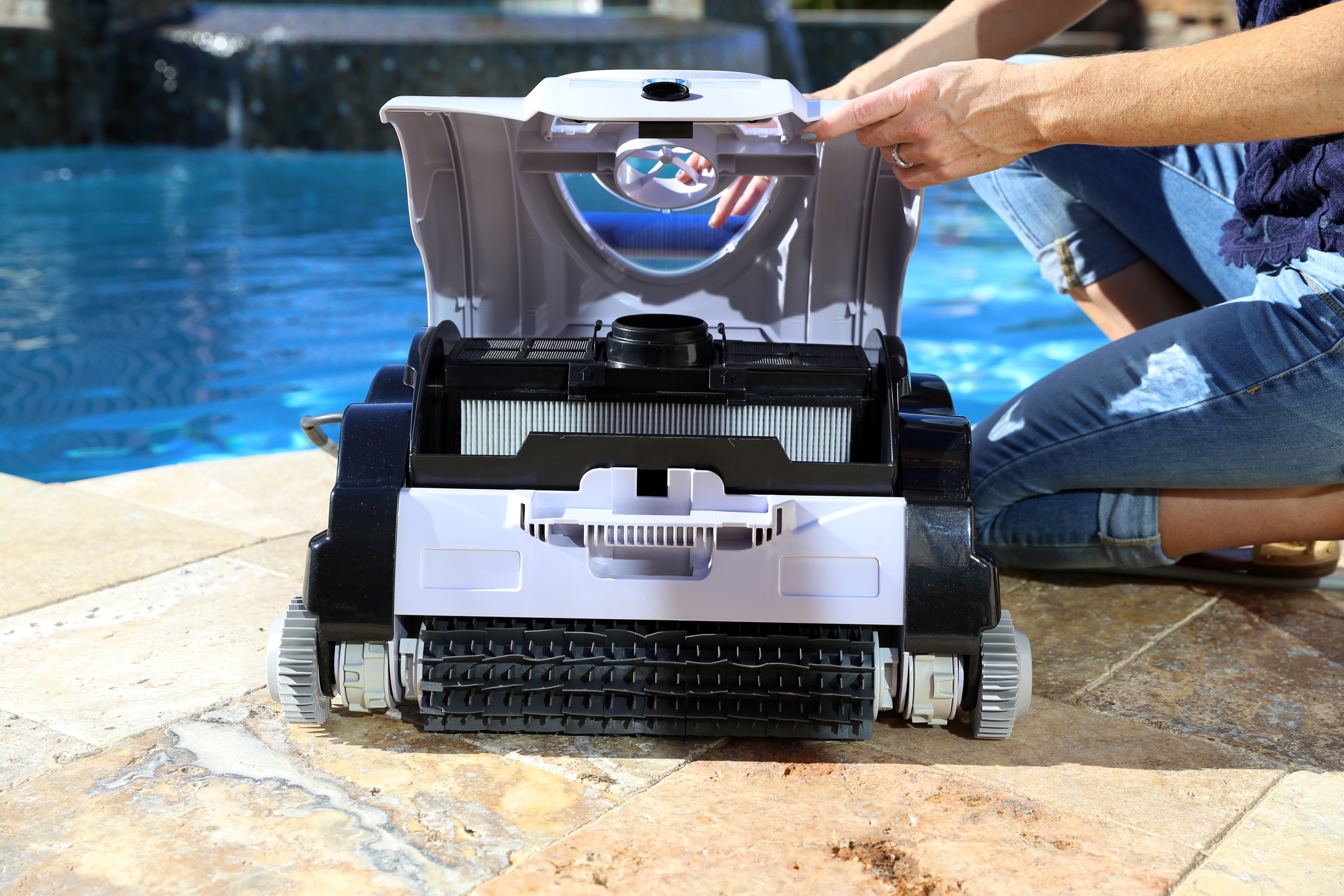 SharkVac Automatic Robotic Pool Cleaner (Open Line)